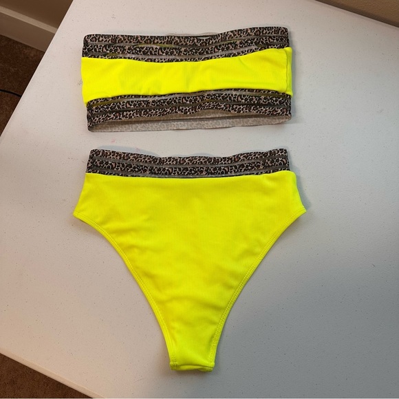 Neon Yellow Leopard Print Bikini Set Size Medium - Picture 2 of 4